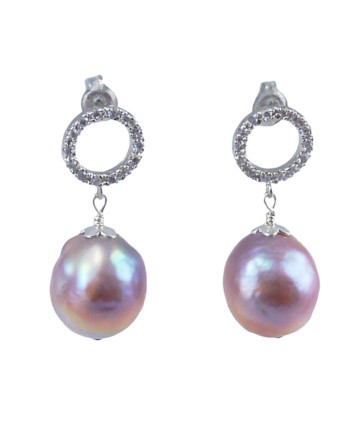 Pearl earrings lavender pink pearls. Modern pearl jewelry by Jewelry Olga Montreal Canada