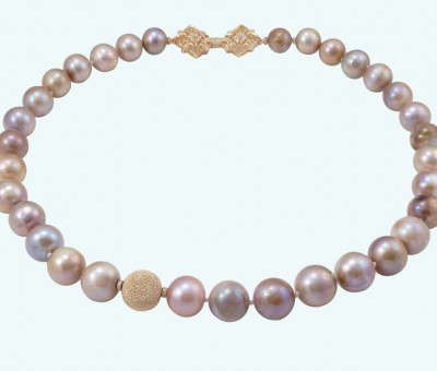 Pearl choker necklace created by Jewelry Olga Montreal