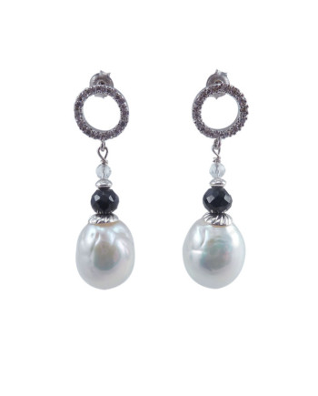 Designer pearl earrings Chinese Kasumi pearls. Modern pearl jewelry by Jewelry Olga Montreal Canada