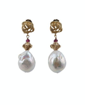 Pearl earrings white silvery Chinese Kasumi pearls. Modern pearl jewelry designed and created by Jewelry Olga Montreal Canada