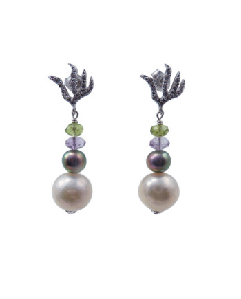 Pearl earrings ivory white and black freshwater pearls. Modern pearl jewelry by Jewelry Olga Montreal Canada