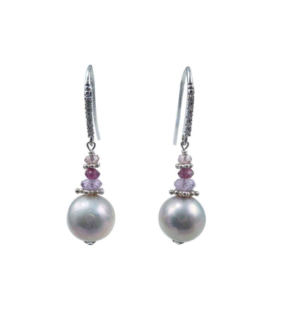Pearl earrings silvery-grey freshwater pearls. Modern pearl jewelry